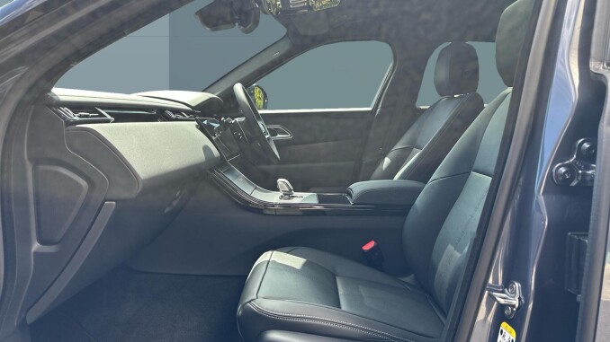Land Rover Range Rover Velar 3.0 D300 MHEV Belgravia Edition 5dr Auto Diesel Estate - Image 3